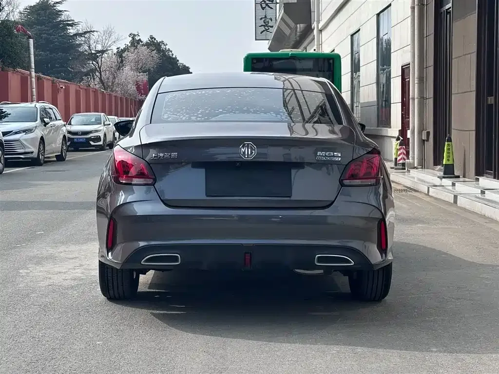 MG MG5 2023 180DVVT CVT Luxury Edition — Фото автомобиля 5