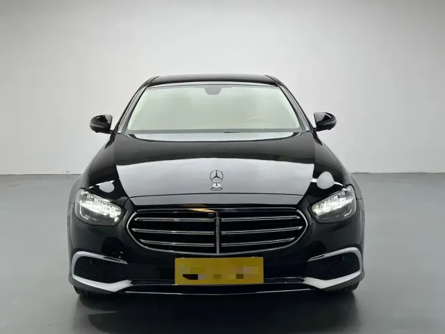 Mercedes-Benz E-Class — Фото автомобиля 2