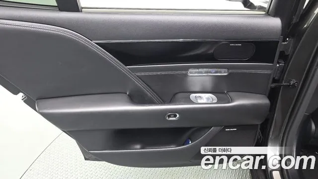 Genesis G90 — Фото автомобиля 23