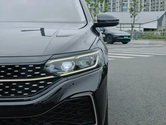 Volkswagen Passat — Фото автомобиля 5