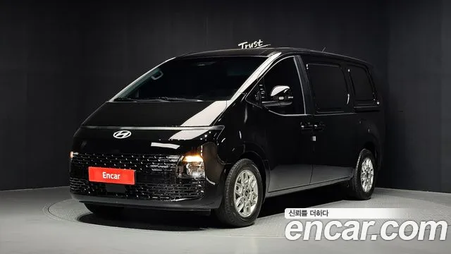 Фотография автомобиля — Hyundai Staria