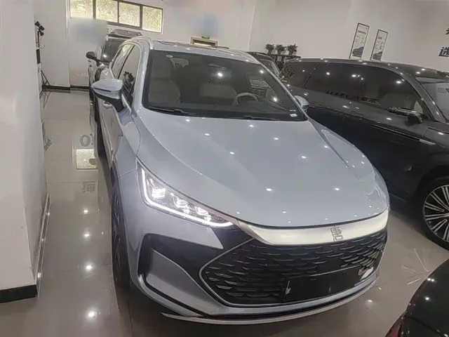 BYD Tang — Фото автомобиля 2