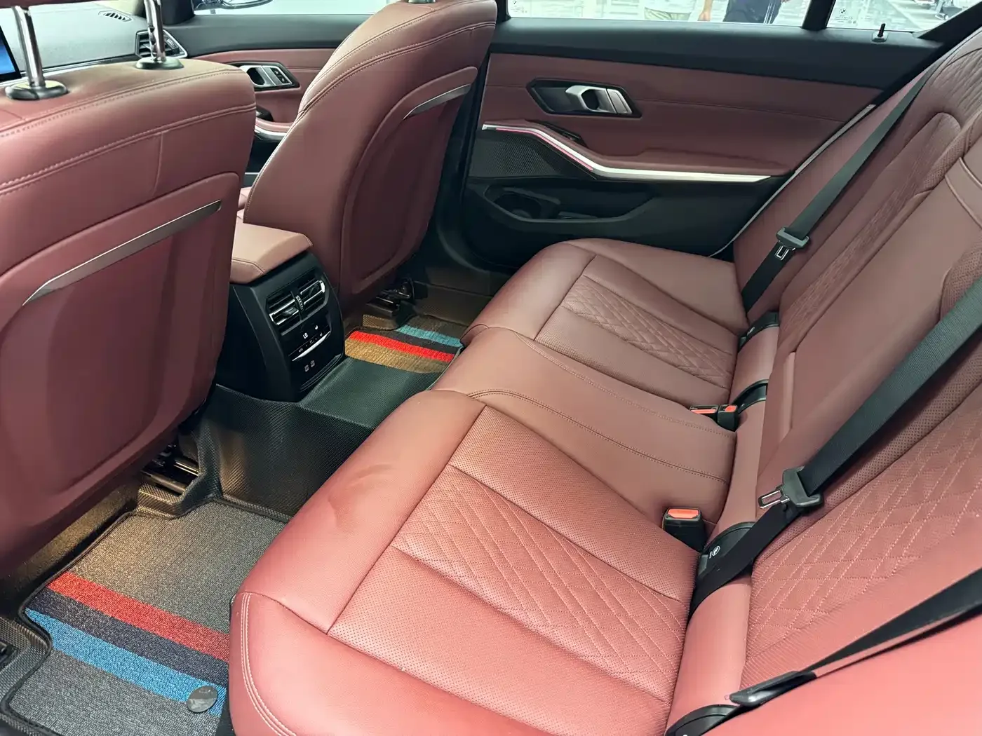 BMW BMW 3 Series 2024 325Li M Sport Package — Фото автомобиля 6