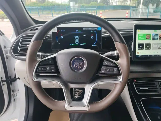 BYD Qin PLUS — Фото автомобиля 10