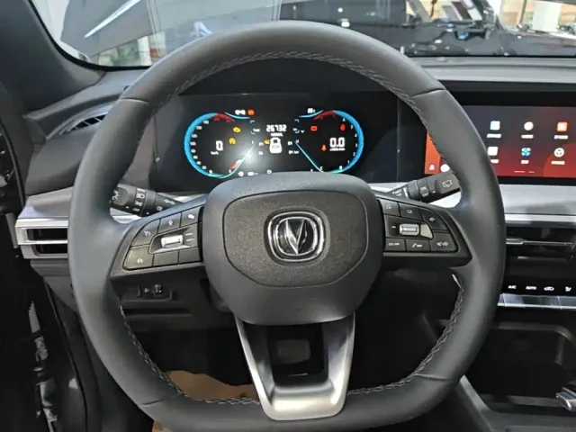 Changan CS35 Plus — Фото автомобиля 10