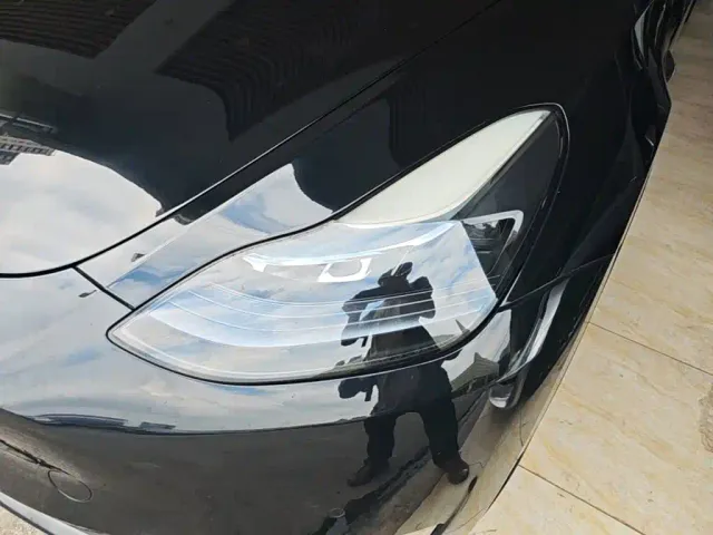 Tesla Model Y — Фото автомобиля 23