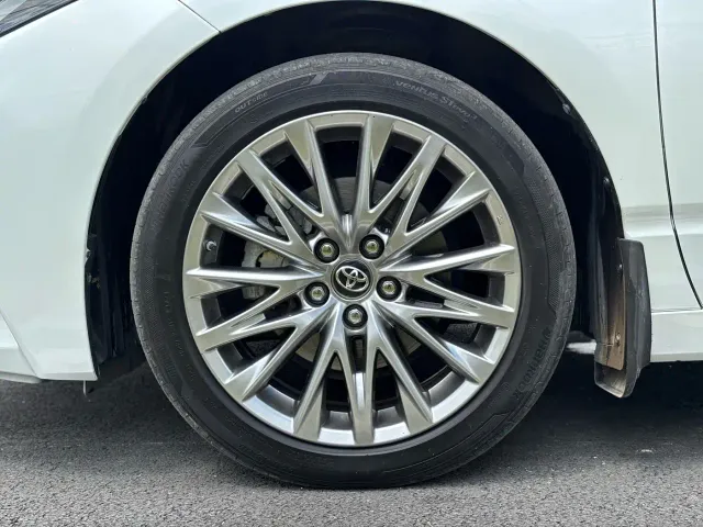 Toyota Avalon — Фото автомобиля 25