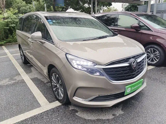 Buick GL8 — Фото автомобиля 3