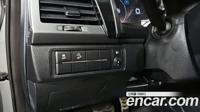 KG_Mobility_Ssangyong Rexton Новый Rexton Sport Khan Дизель 2.2 2WD — Фото автомобиля 30