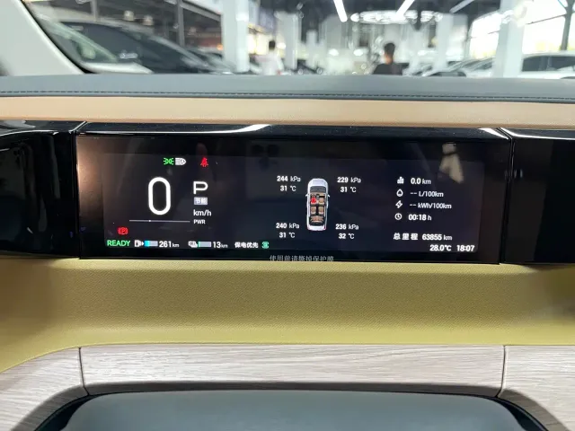 GAC Trumpchi E8 — Фото автомобиля 17