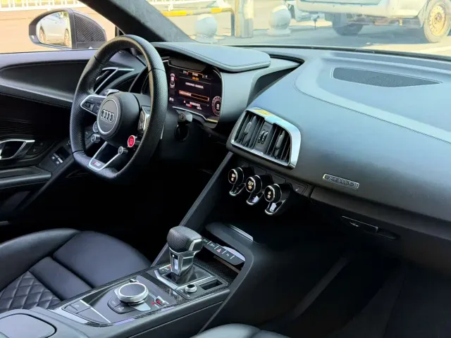 Audi R8 — Фото автомобиля 7