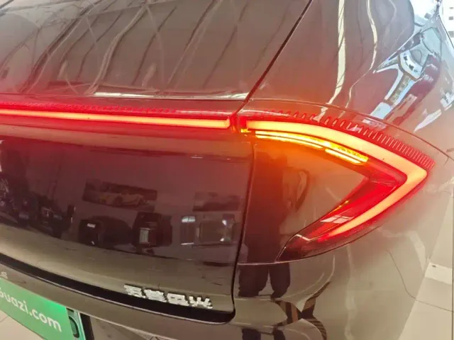 Wuling Starlight — Фото автомобиля 23