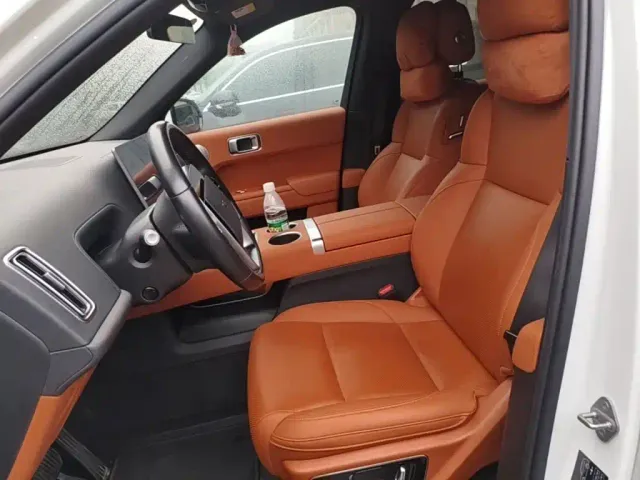 Li Auto L7 — Фото автомобиля 14