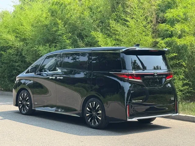 Toyota Vellfire — Фото автомобиля 19