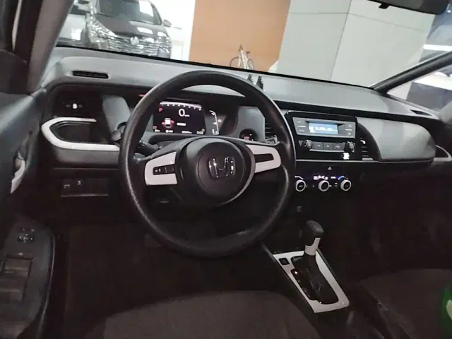 Honda Fit — Фото автомобиля 10