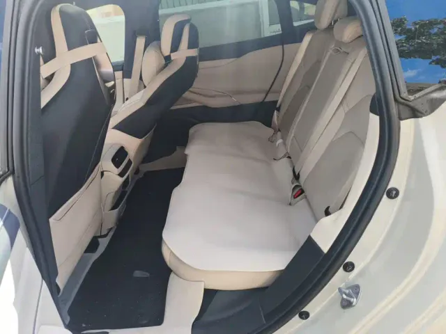 Xiaomi SU7 — Фото автомобиля 18