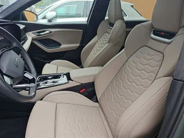 Audi Q6L e-tron — Фото автомобиля 14
