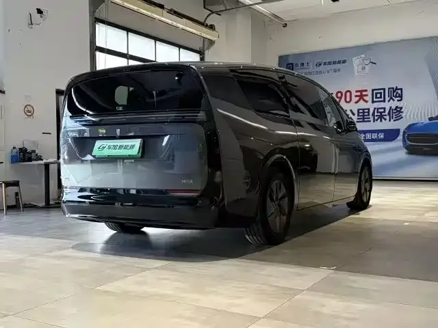 Li Auto Li Auto MEGA 2025 Model Home Family Special Edition — Фото автомобиля 8