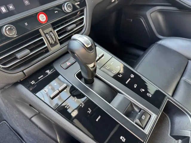 Porsche Macan — Фото автомобиля 16