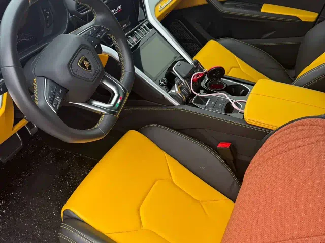 Lamborghini Urus — Фото автомобиля 17