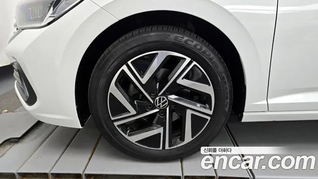 Volkswagen Jetta — Фото автомобиля 5