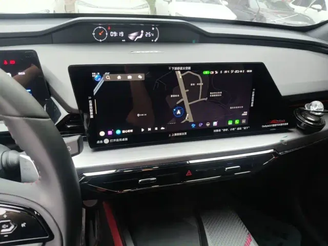 Changan Z6 — Фото автомобиля 12