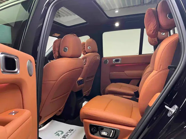 Li Auto L8 — Фото автомобиля 15