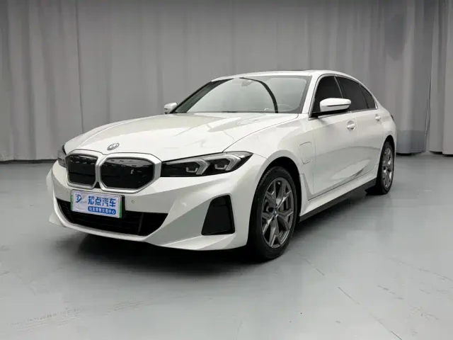 Фотография автомобиля — BMW i3