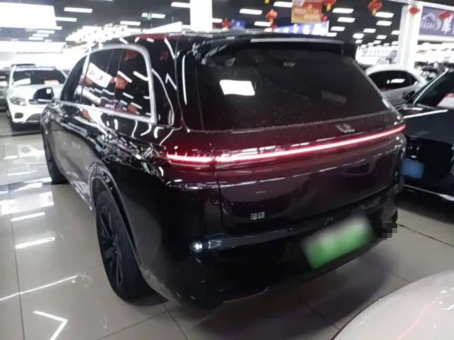 Li Auto L8 — Фото автомобиля 4