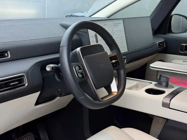 Li Auto MEGA — Фото автомобиля 10