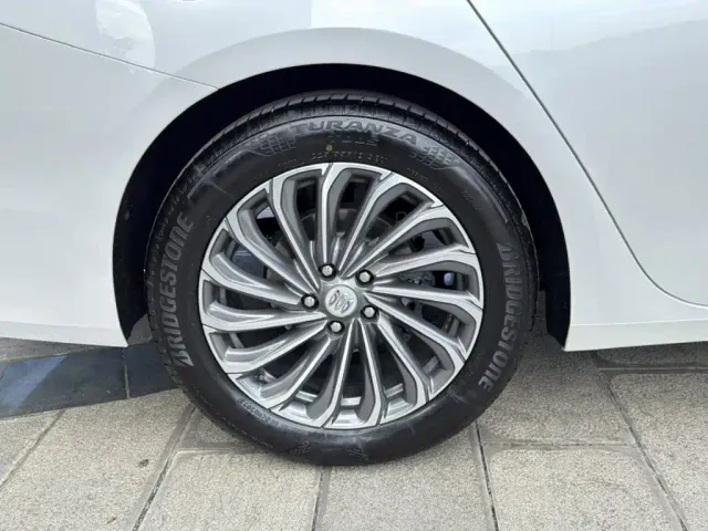 Buick LaCrosse — Фото автомобиля 14