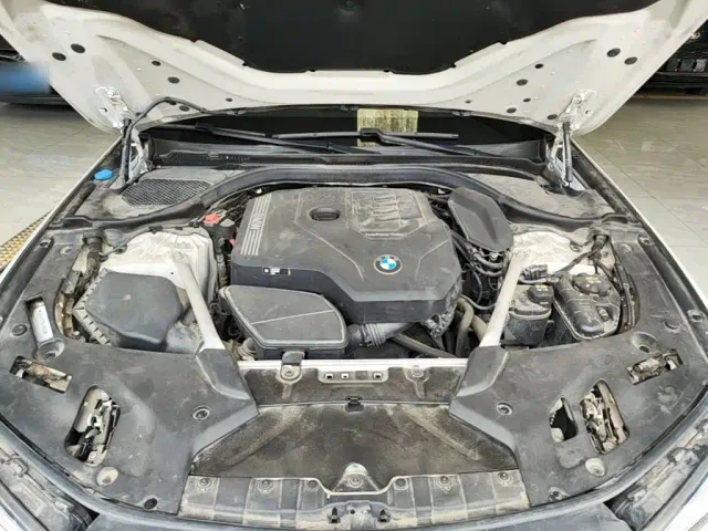BMW 5 Series — Фото автомобиля 19