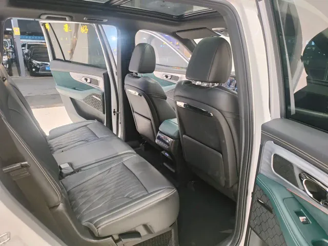 GAC Trumpchi GS8 — Фото автомобиля 12