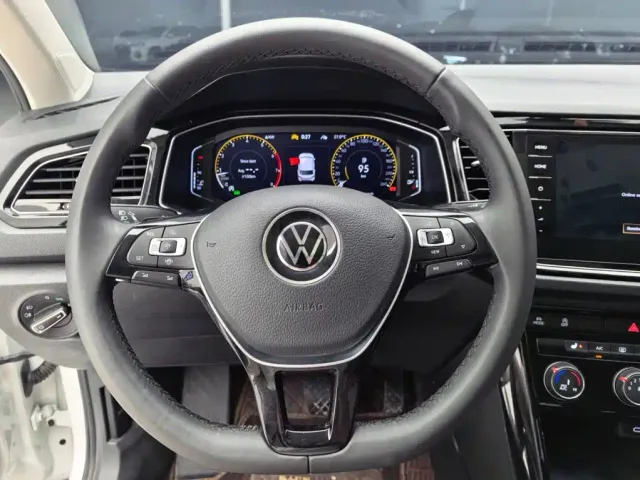 Volkswagen T-Roc — Фото автомобиля 12