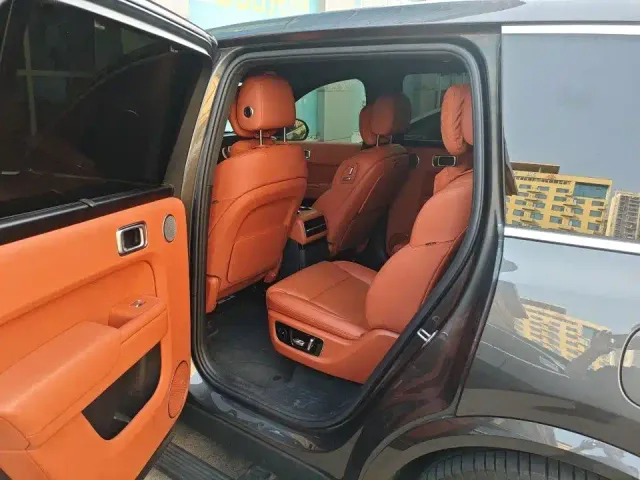 Li Auto L9 — Фото автомобиля 9
