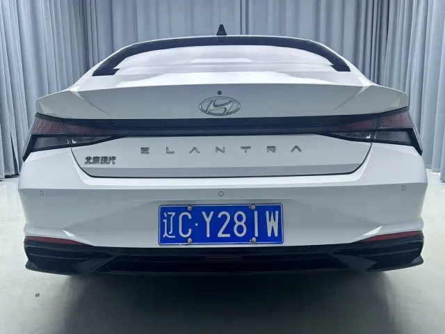 Hyundai Elantra — Фото автомобиля 19