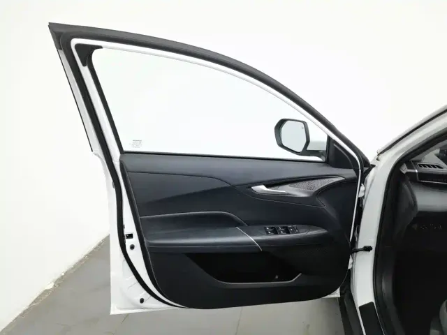 Changan Eado — Фото автомобиля 8