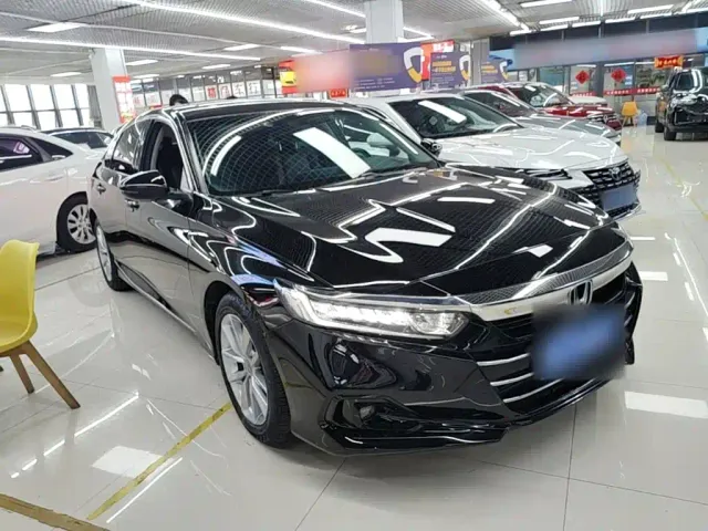 Honda Accord — Фото автомобиля 3