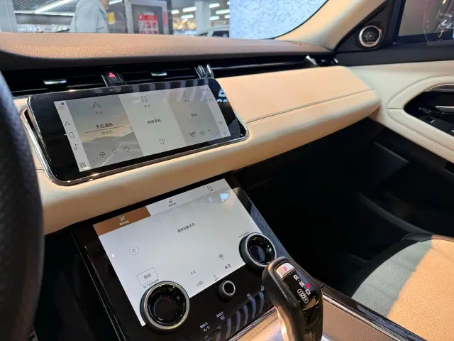 Land Rover Range Rover Evoque — Фото автомобиля 7