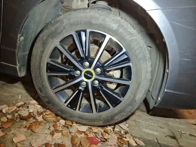 Roewe i5 — Фото автомобиля 8
