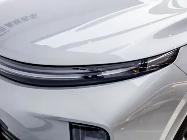 Li Auto L7 — Фото автомобиля 6