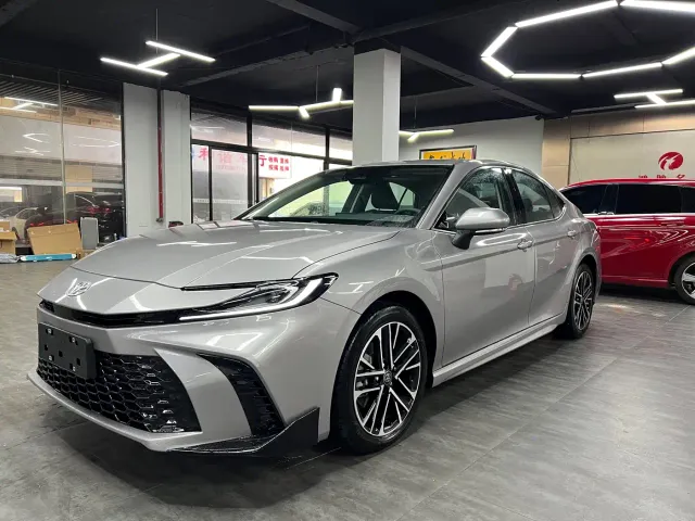 Toyota Camry — Фото автомобиля 3