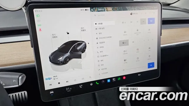 Tesla Model 3 — Фото автомобиля 16
