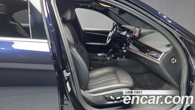 BMW 5 Series G30 — Фото автомобиля 17