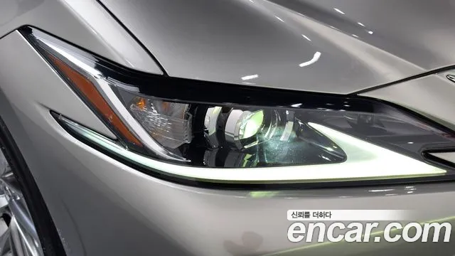 Lexus ES — Фото автомобиля 18