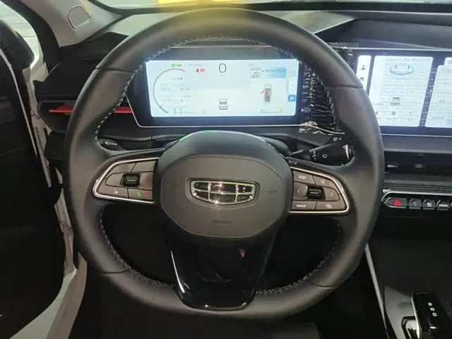 Geely Binrui — Фото автомобиля 6