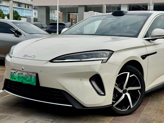 BYD Seal 07 DM-i — Фото автомобиля 3