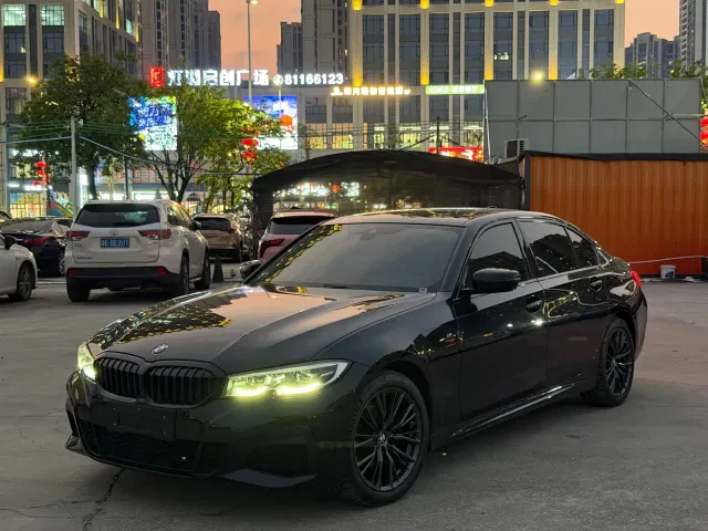 Фотография автомобиля — BMW 3 Series