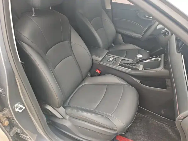Roewe i5 — Фото автомобиля 24