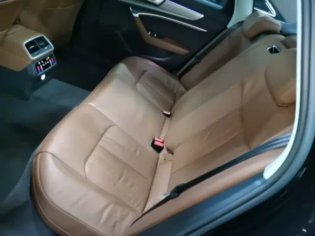 Audi A6L — Фото автомобиля 16